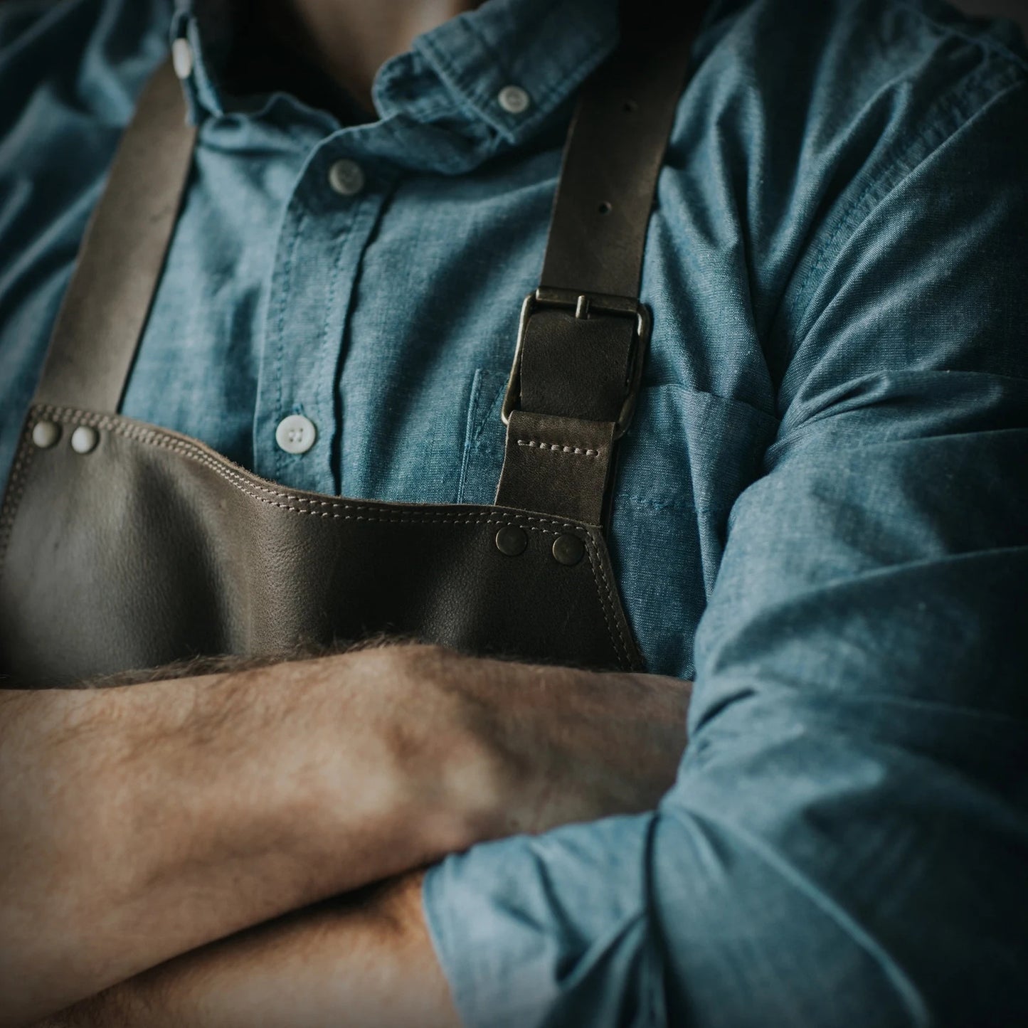 leather bartender apron, bartender leather apron, leather apron for bartender
