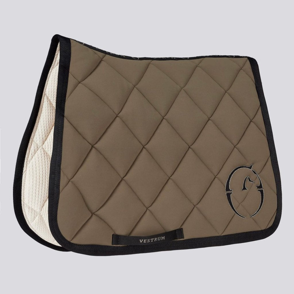 Vestrum Helsinki Dressage Saddle Pad: Elegance in Dressage